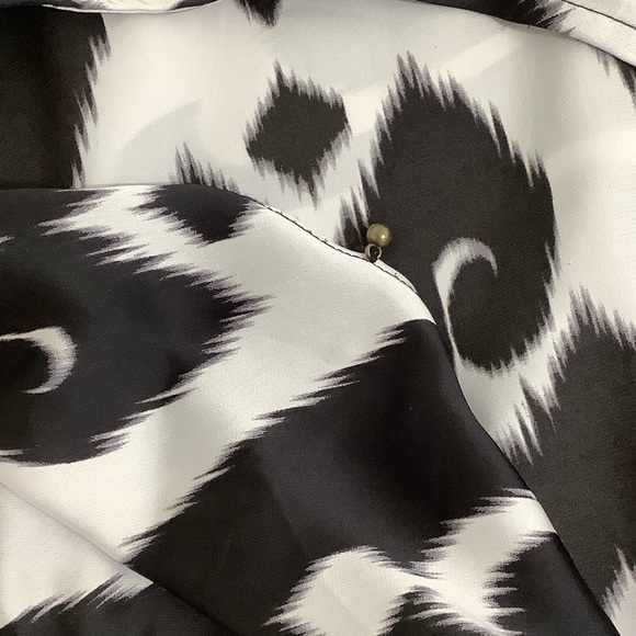 WHBM crowl neck metal straps waist band sleeveless blouse size Medium - Picture 8 of 10